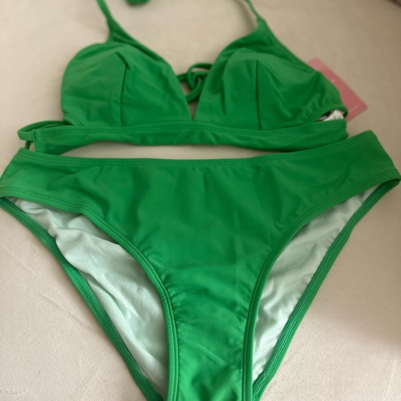 CUPSHE | Vanessa Vacation Cutout Strappy Halter & Hipster Bikini Set - Picture 5 of 15